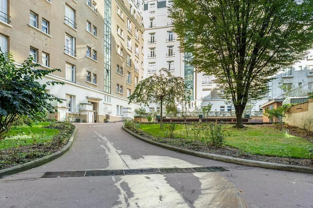 Premium Flat In Well Furnished 16th District Paris