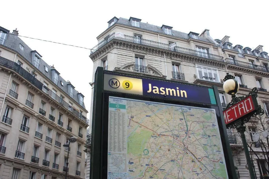 Premium Flat In Well Furnished 16th District * Paris