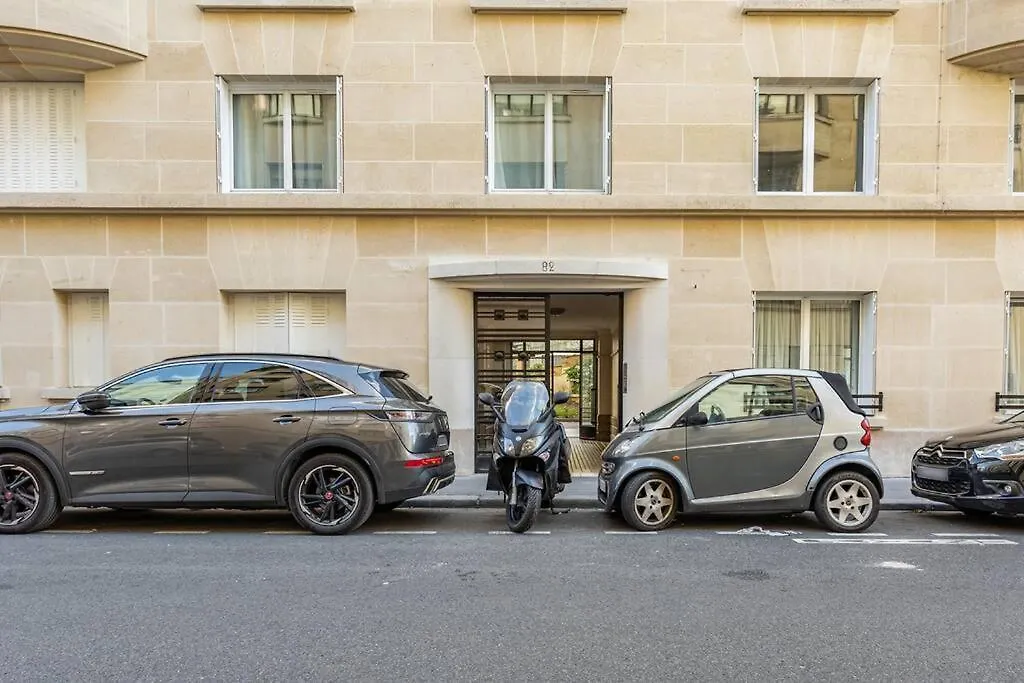 Premium Flat In Well Furnished 16th District Paris
